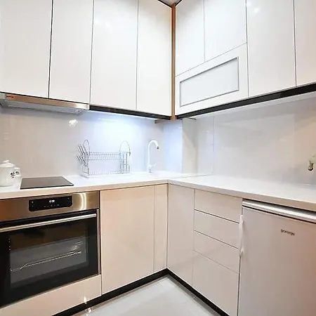 Lux U Pekovic 즐라티보